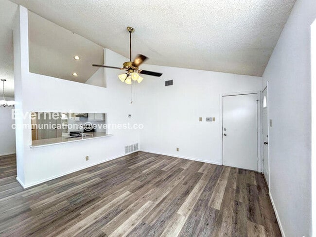 Building Photo - 10207 Raven Field Dr