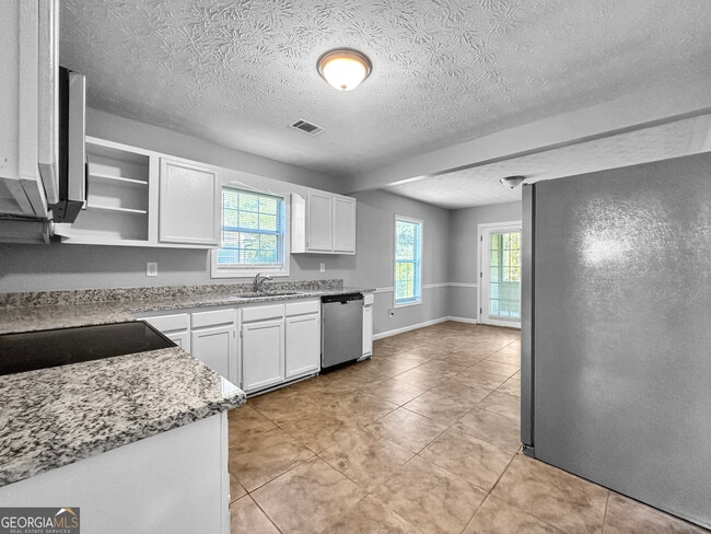 Building Photo - 5844 Meadow Ln