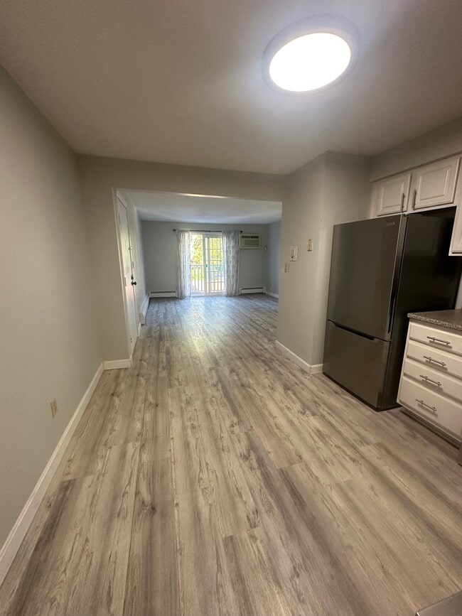 Building Photo - Beacon St Unit 12