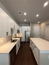 Building Photo - 111 Town Pl