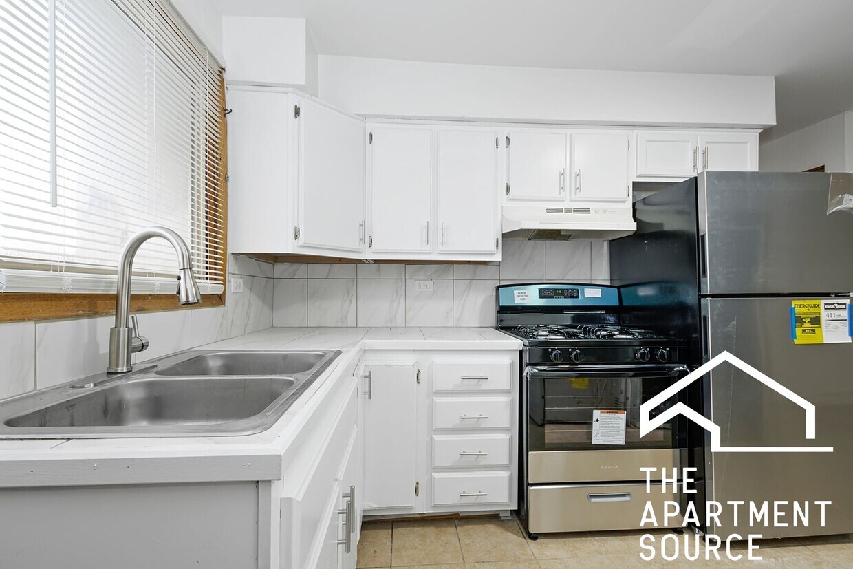 Primary Photo - 3737 W 63rd St