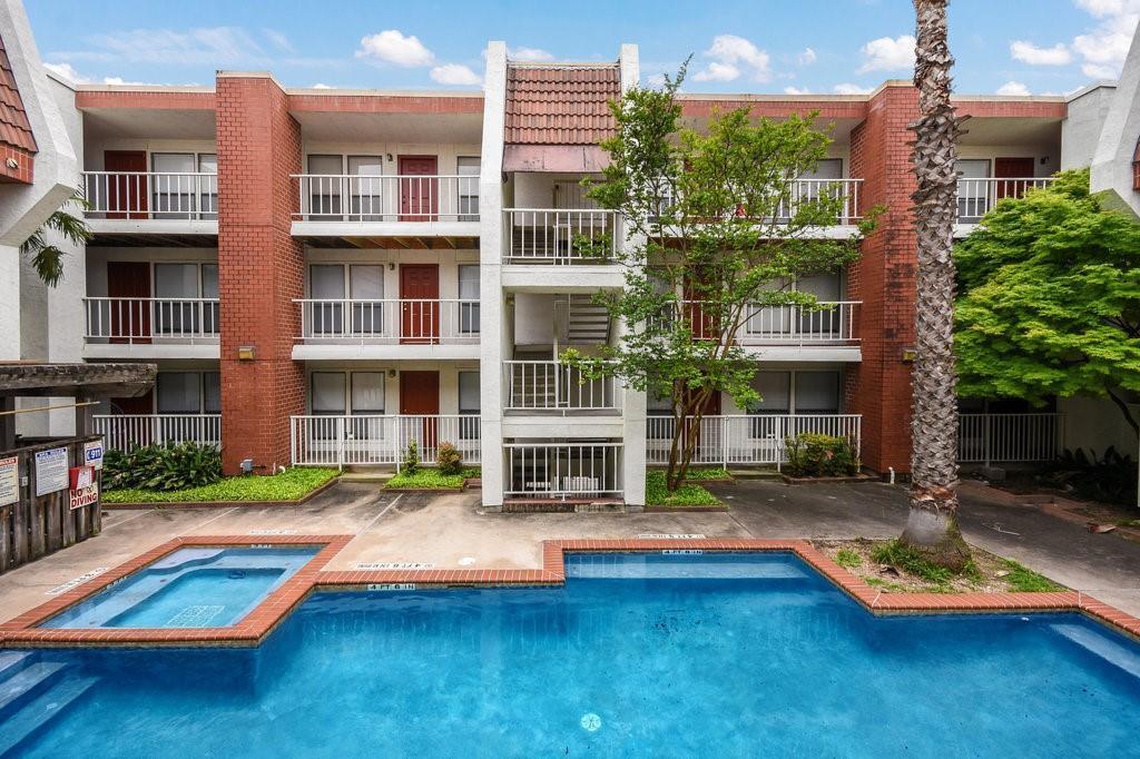 Foto principal - 3115 Helms St