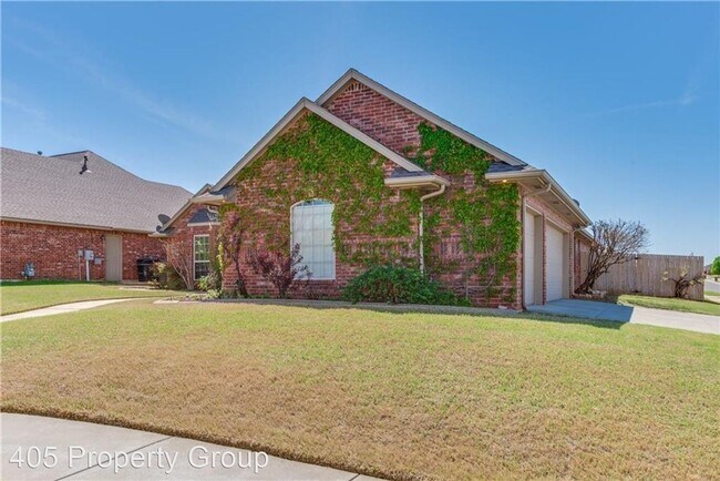 Building Photo - 4 br, 2 bath House - 2600 SE 6th St