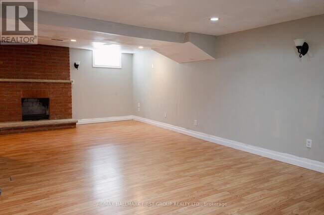 Photo du bâtiment - 1702 Greenvale Crescent