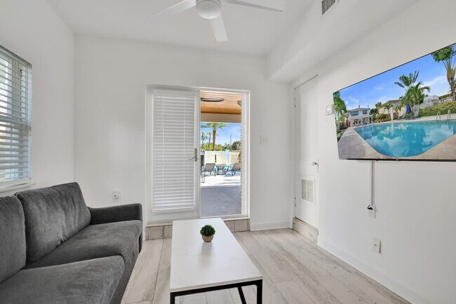 Building Photo - 901 N Federal Hwy