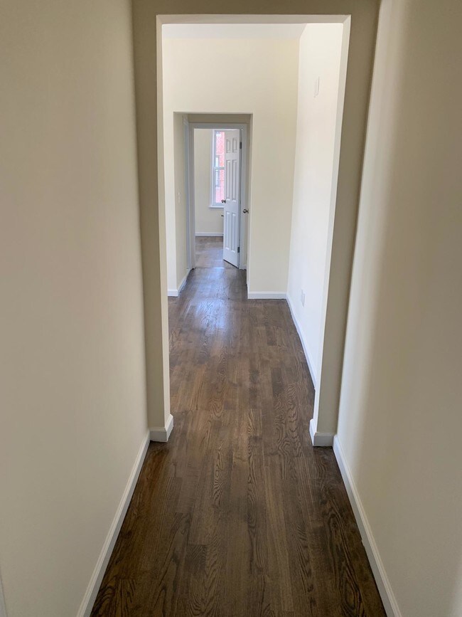 Foto del edificio - 3770-70 63rd St