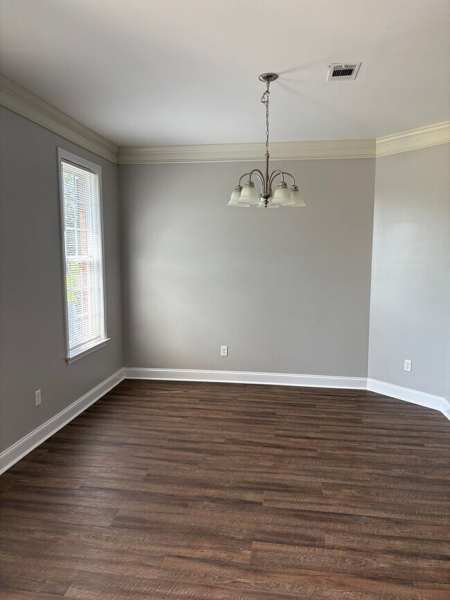 Foto del edificio - 162 White Oak Drive