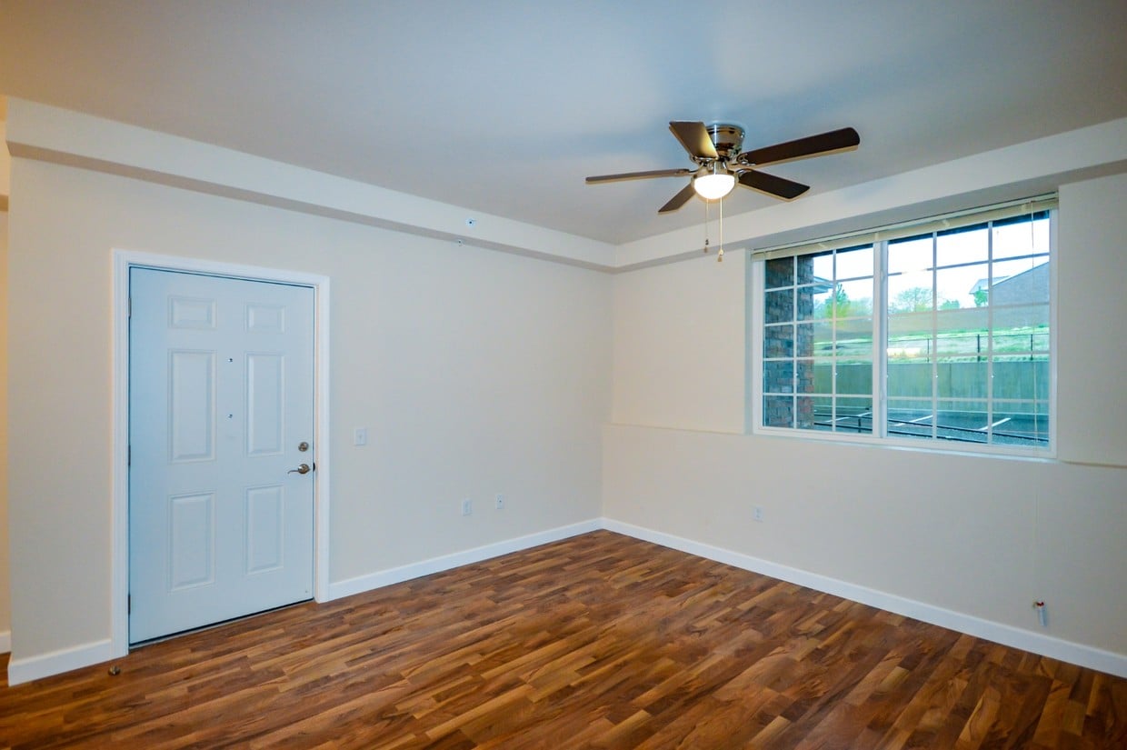 1205 Basswood St Unit 103 B, Warrensburg, MO 64093 Apartment for Rent