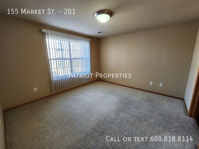 Foto del edificio - 2 BED / 2 BATH IN DOWNTOWN SUN PRAIRIE