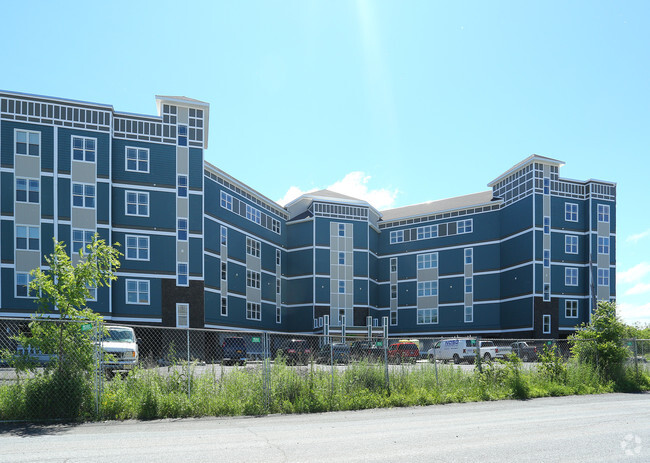 Building Photo - Captains Lookout