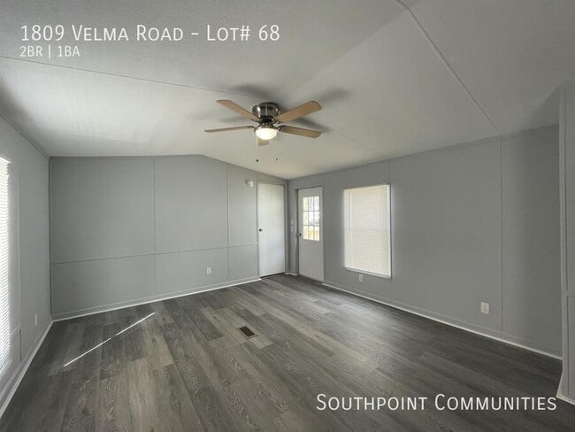 Building Photo - 1809 Velma Rd