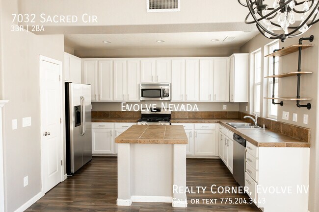Building Photo - 7032 Sacred Cir