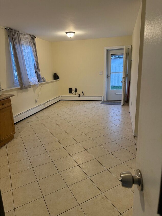 Foto principal - 1548 Islip Ave
