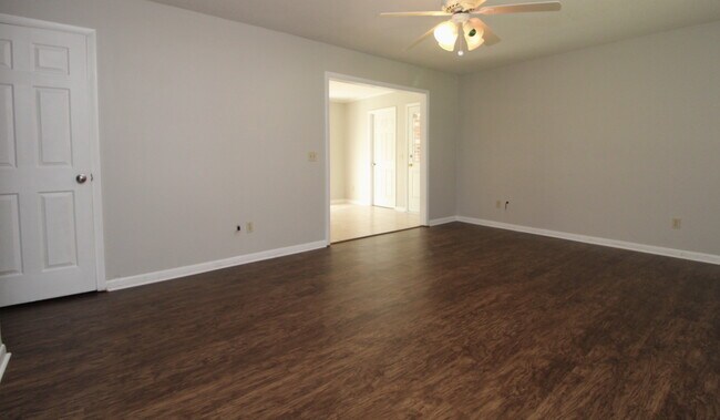 Foto del edificio - 385 Piercefield Dr