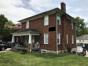 Building Photo - 1504 Rosemary Ln