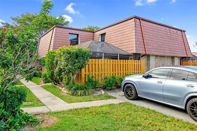 Foto del edificio - 7801 Courtyard Run W