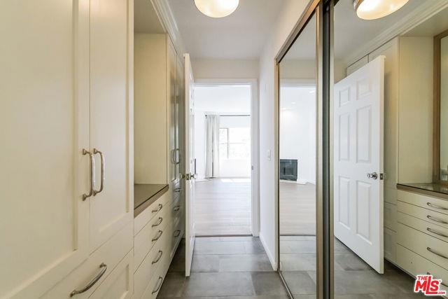 Foto del edificio - 11636 Montana Ave