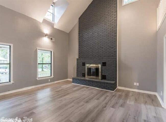 Foto del edificio - 8024 Danwood Dr