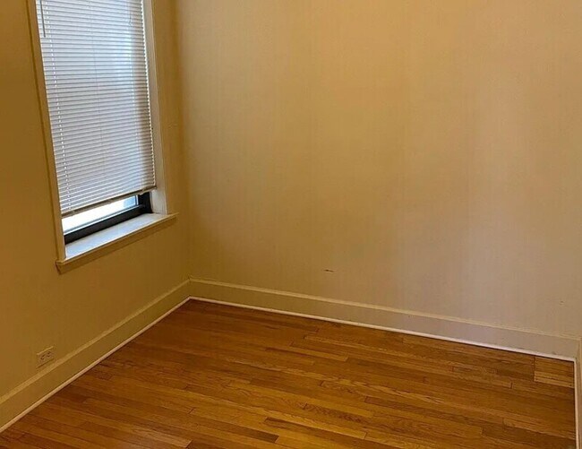 Foto del edificio - 222 W 33rd St