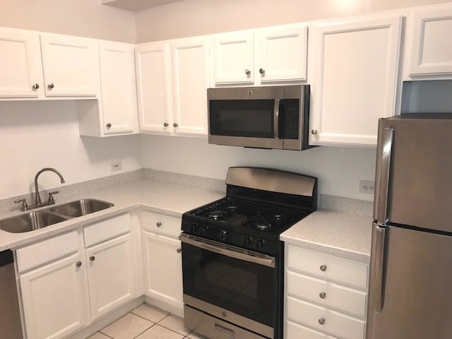Primary Photo - 5500 N Kenmore Ave