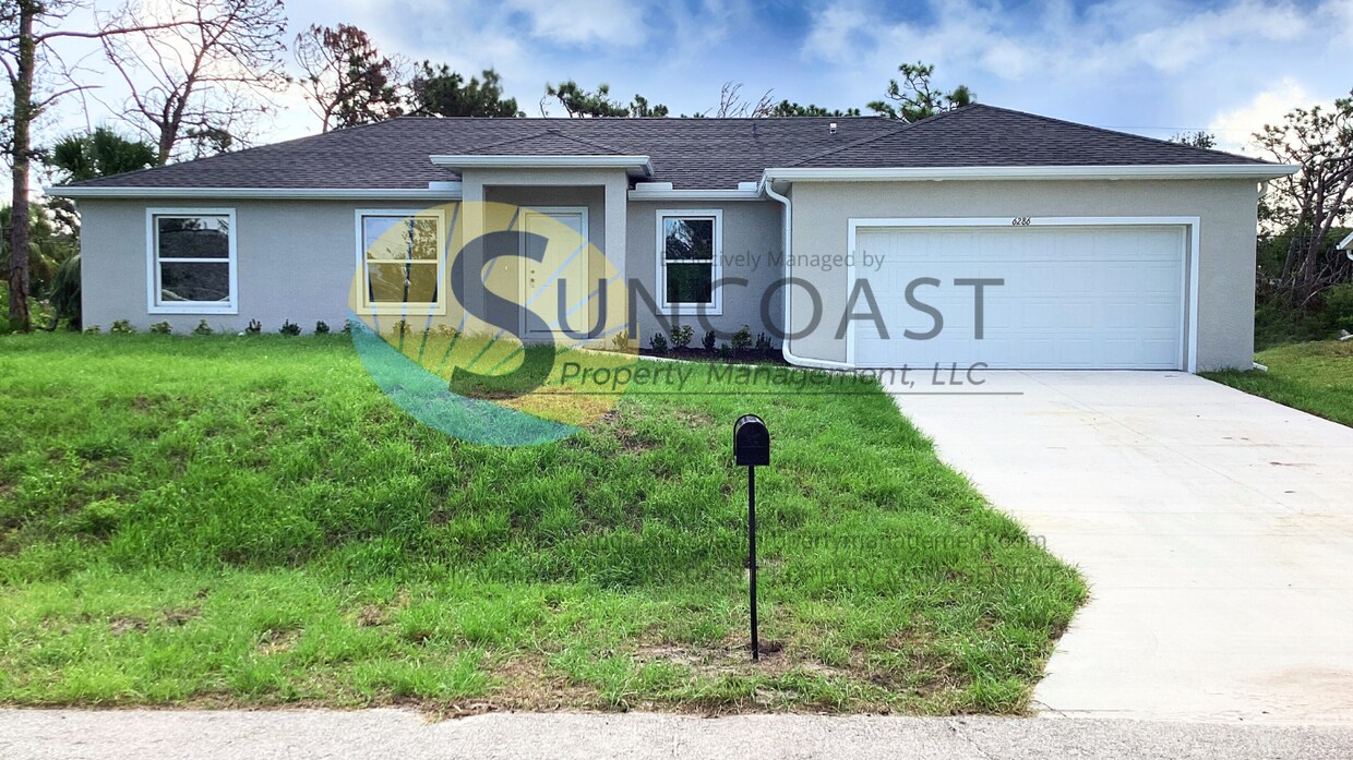 Foto principal - Sneak peek of a stunning single-family hom...