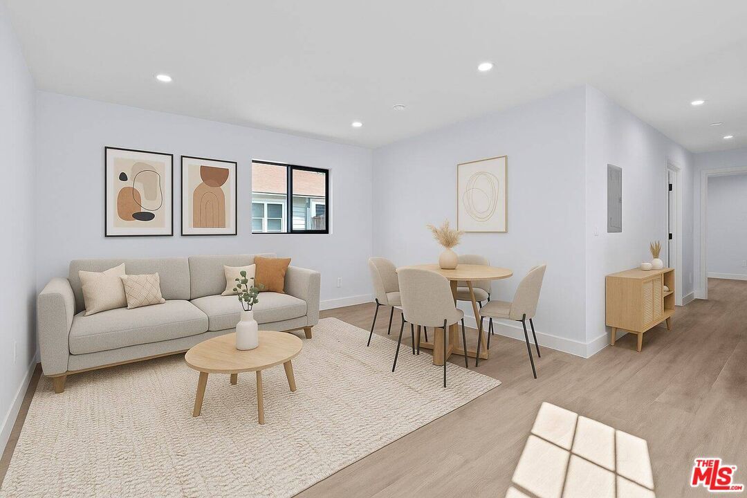 Foto principal - 1518 1/2 Stearns Dr