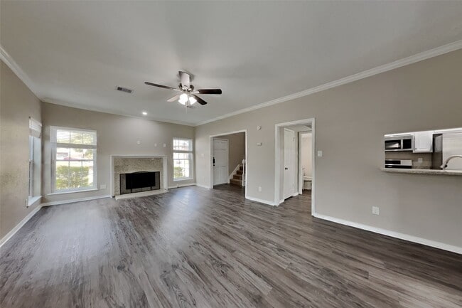 Building Photo - 5511 Pipingwood Dr