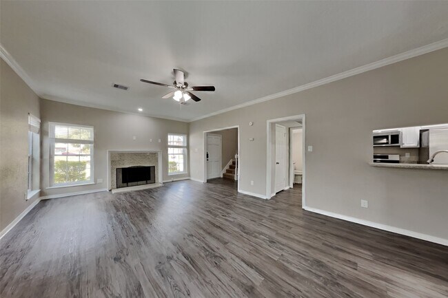 Foto del edificio - 5511 Pipingwood Dr
