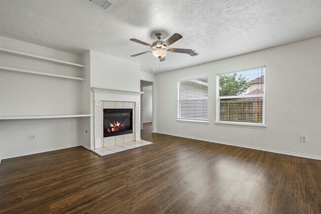 Foto del edificio - 18401 Sunrise Oaks Ct