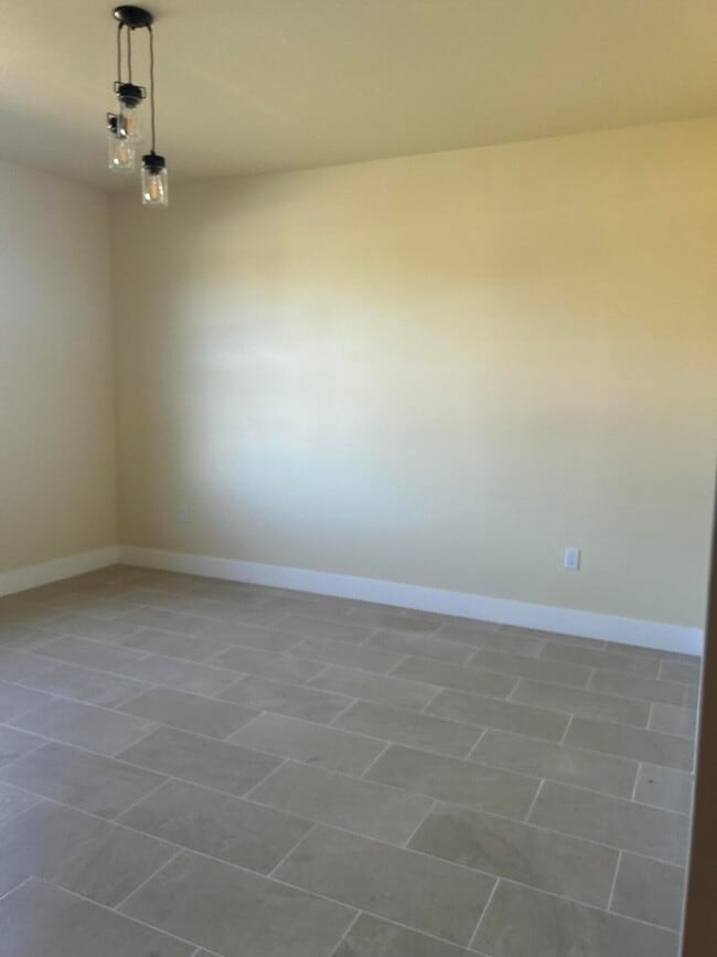 Building Photo - 768 Lindo Ln