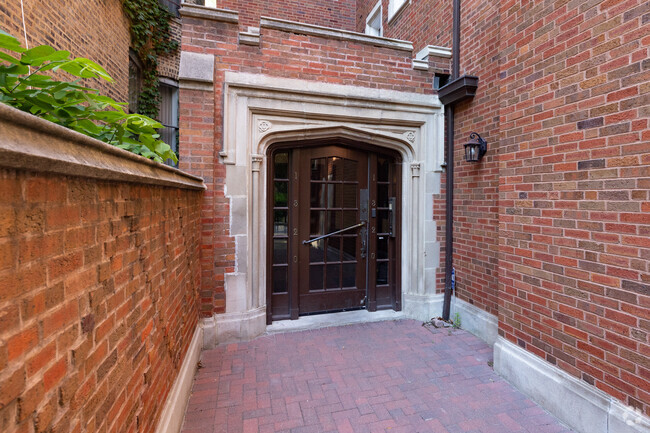 Entrance - 1320 Madison Park