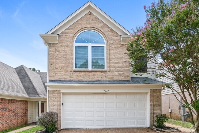 Building Photo - 9217 Lazzini Cove