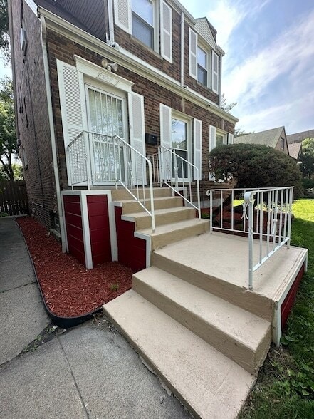 Building Photo - 8209 S Prairie Ave