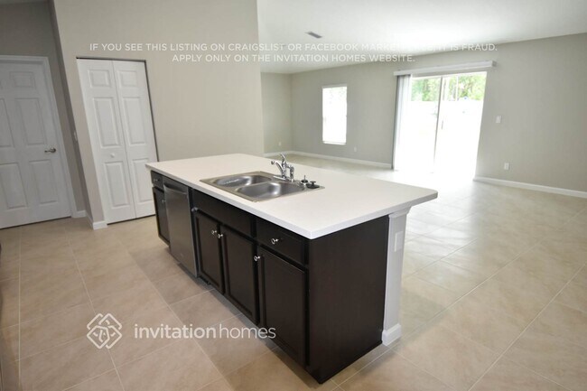 Foto del edificio - 1814 SE Genaro Terrace