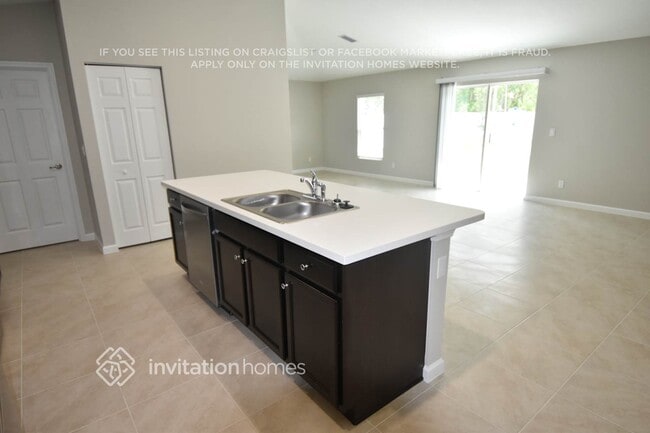 Building Photo - 1814 SE Genaro Terrace