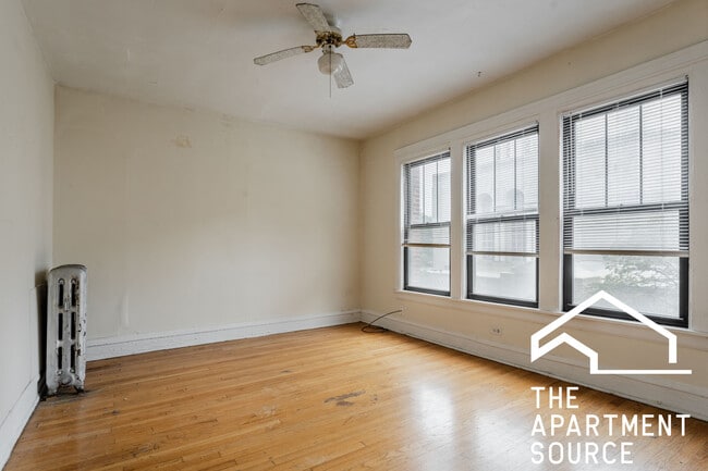 Foto del edificio - 512 W Cornelia Ave