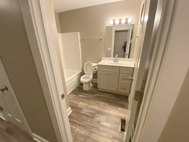 Building Photo - 524 Mill Creek Rd