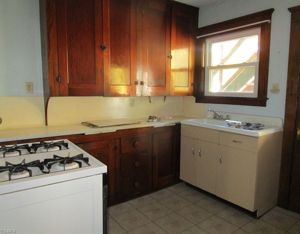 Interior Photo - 240 W Main St