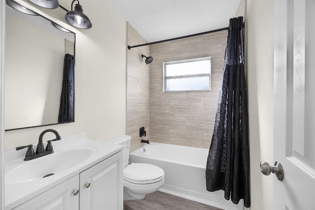 Building Photo - 2225 Aldridge Ave