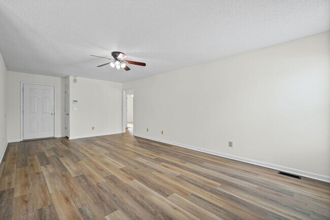 Building Photo - 3269 Tabby Dr