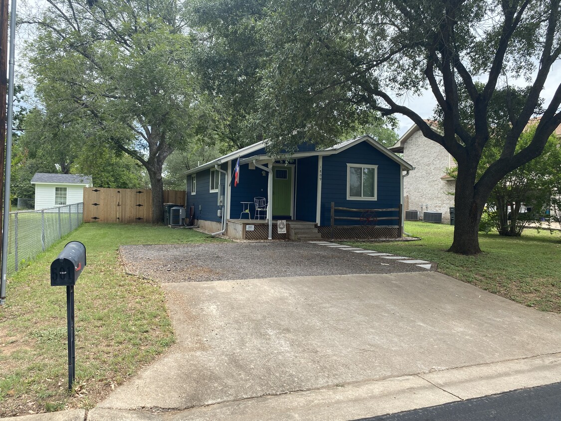 Frente de la casa - 1809 Roosevelt St