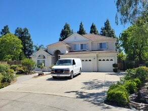 Building Photo - 4390 Chaucer Ct
