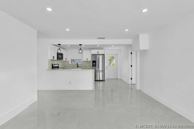 Building Photo - 4156 SW 49th Ct