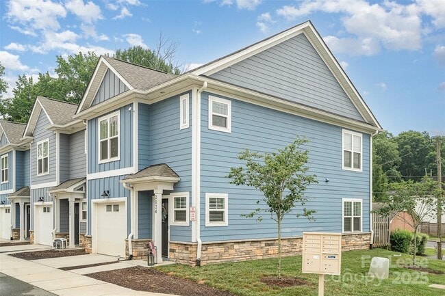 Building Photo - 2024 Summey Ave