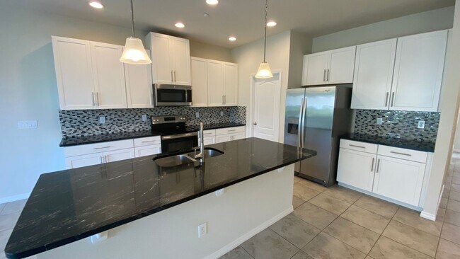 Building Photo - 3BR/2.5BA Town Home in Winter Park!