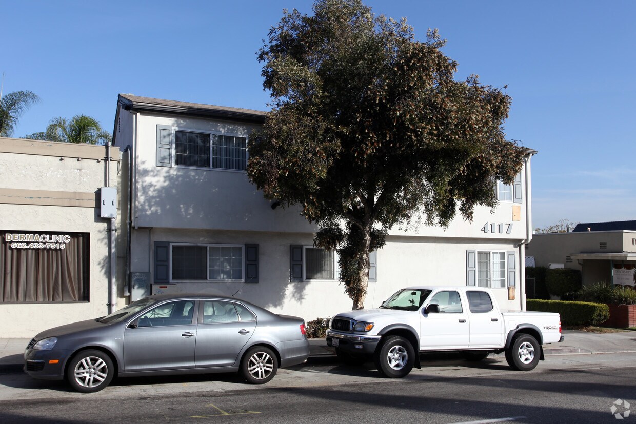 Foto del edificio - 4117 E 7th St