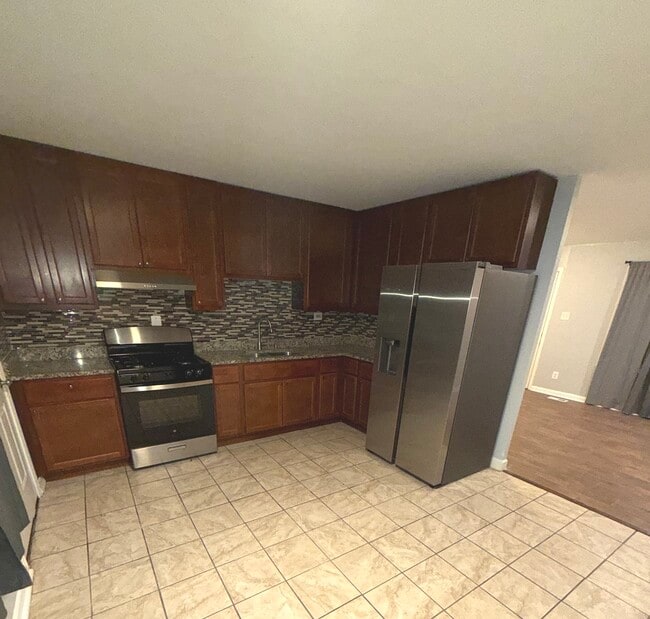 Foto del edificio - 2051 217th St