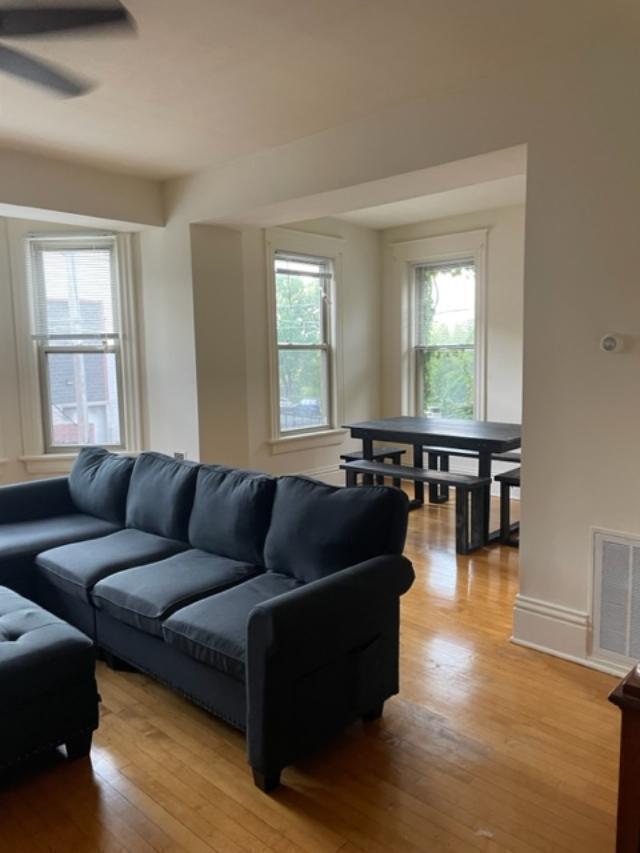 210 3rd St Unit 3, Racine, WI 53403 Room for Rent in Racine, WI