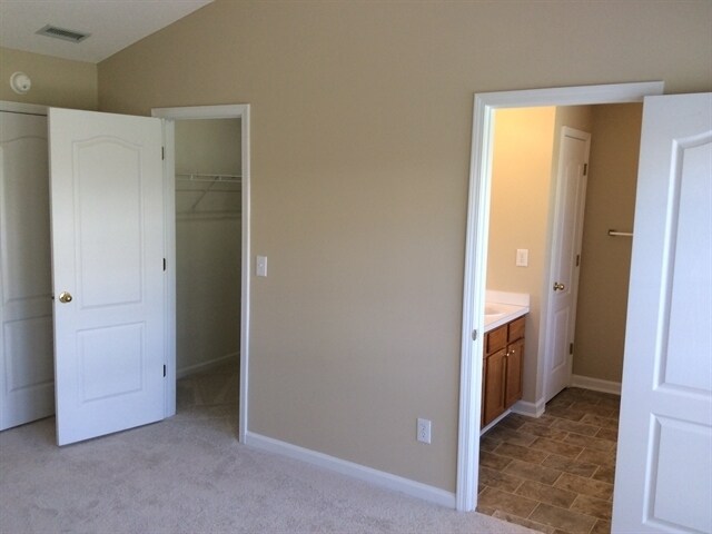 Building Photo - 601 Kinship Ln