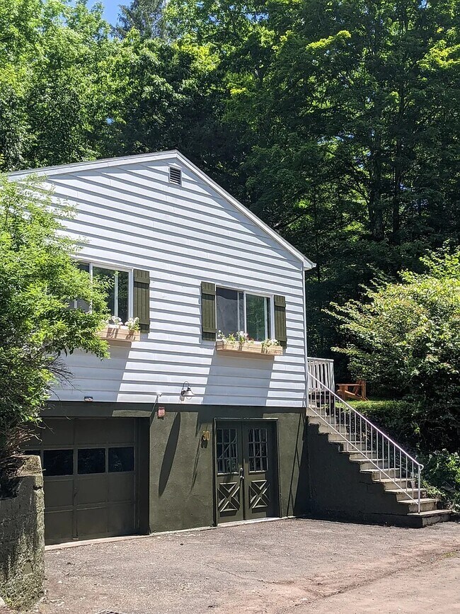 Building Photo - 30 Ford Rd